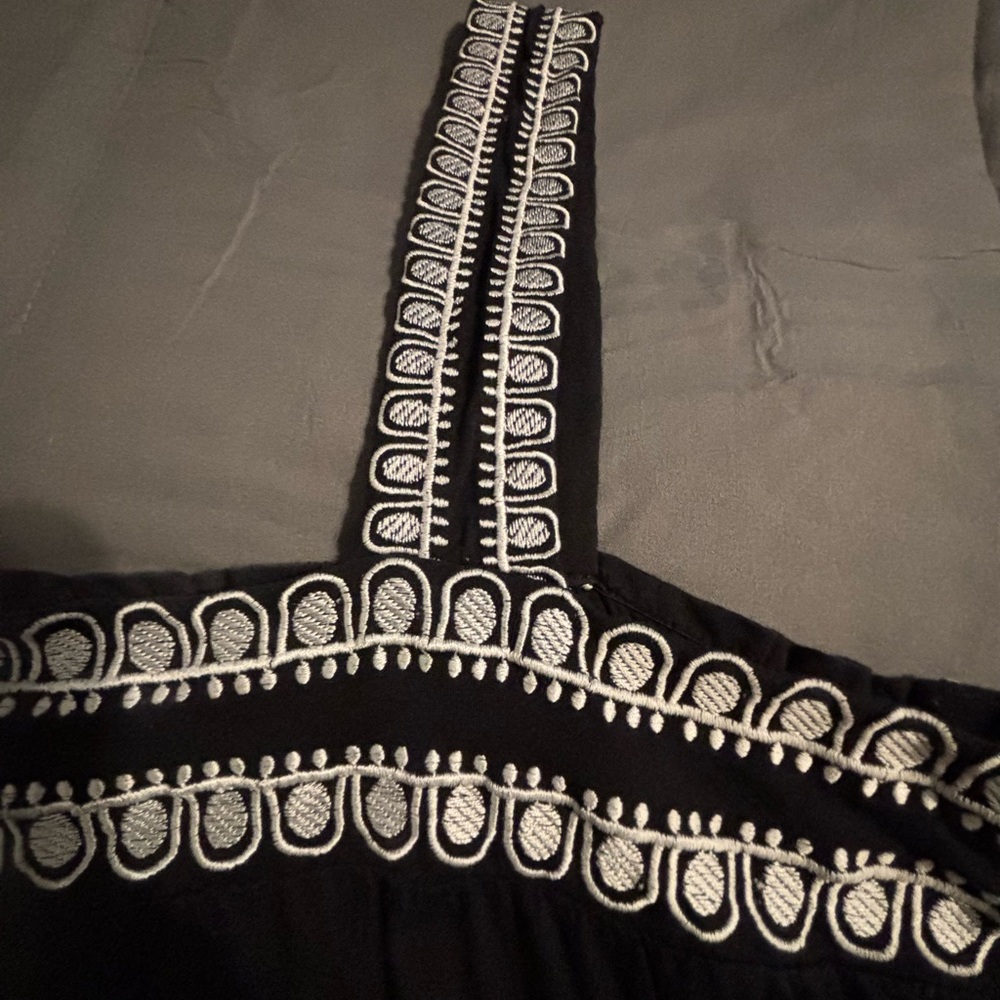Black and White Pattern Dress/Top - Picture 7 of 8